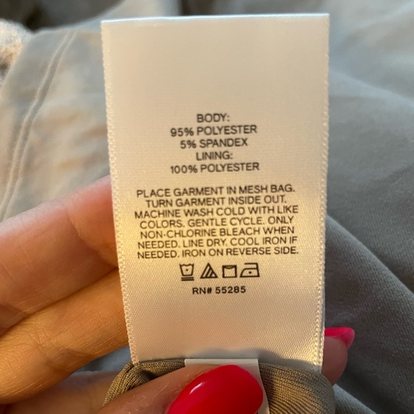 Sequin V-neck Cocktail Dress 🤩 - Picture 7 of 7